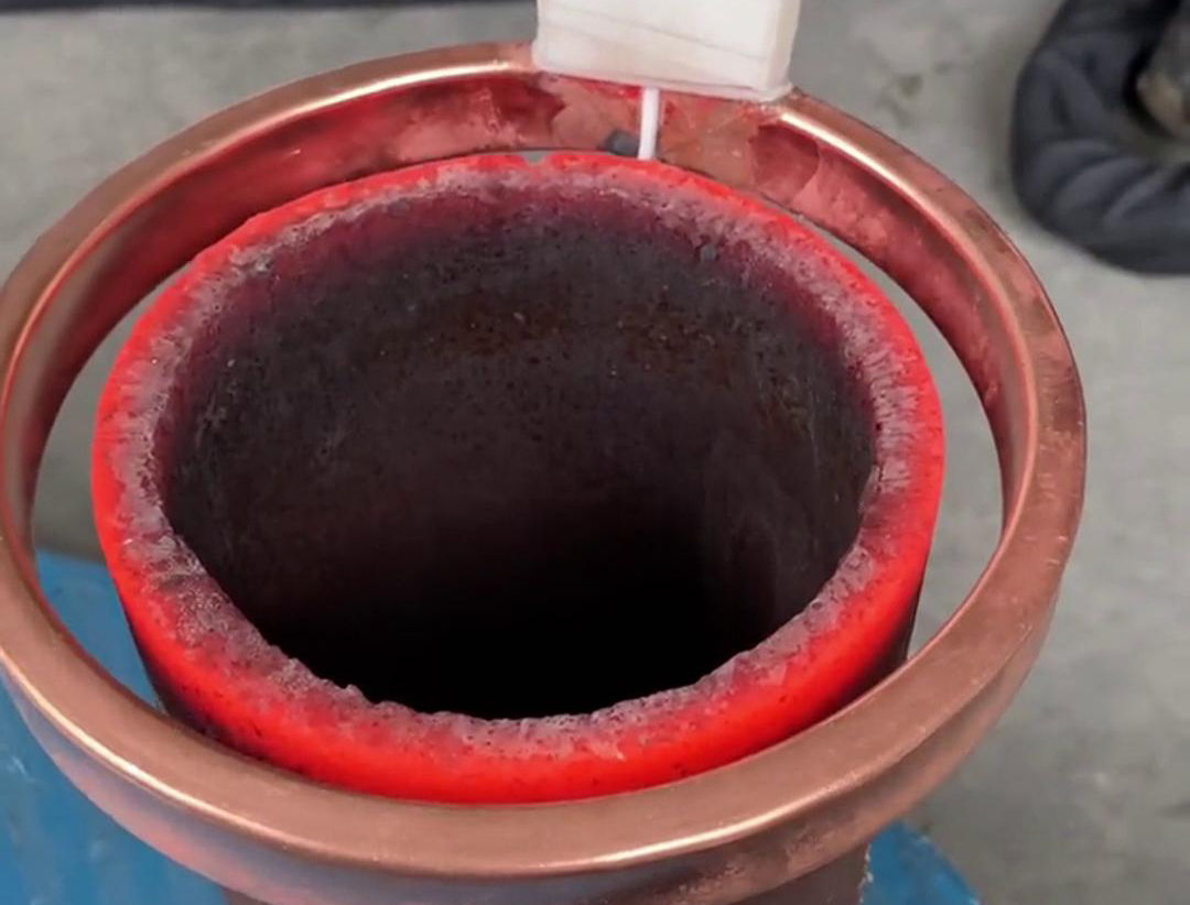 鋼管中頻加熱爐用戶需要關(guān)注設(shè)備的性能和質(zhì)量，而不僅僅是價格