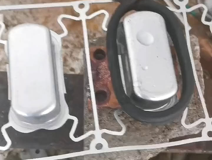 鋁件模具加熱，高頻機緩慢加熱至100度左右，保持模具不變形