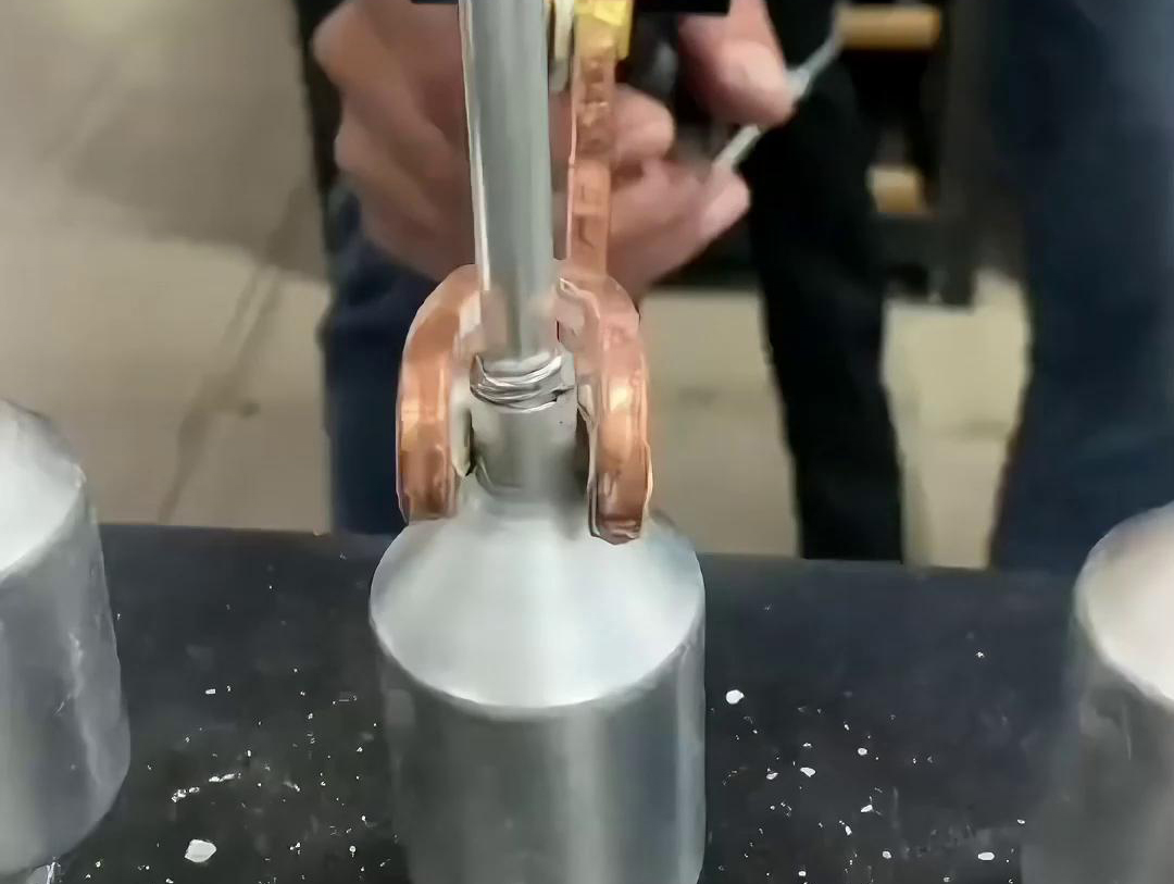 鋁管高頻釬焊機(jī)的工作原理、特點(diǎn)和選購建議