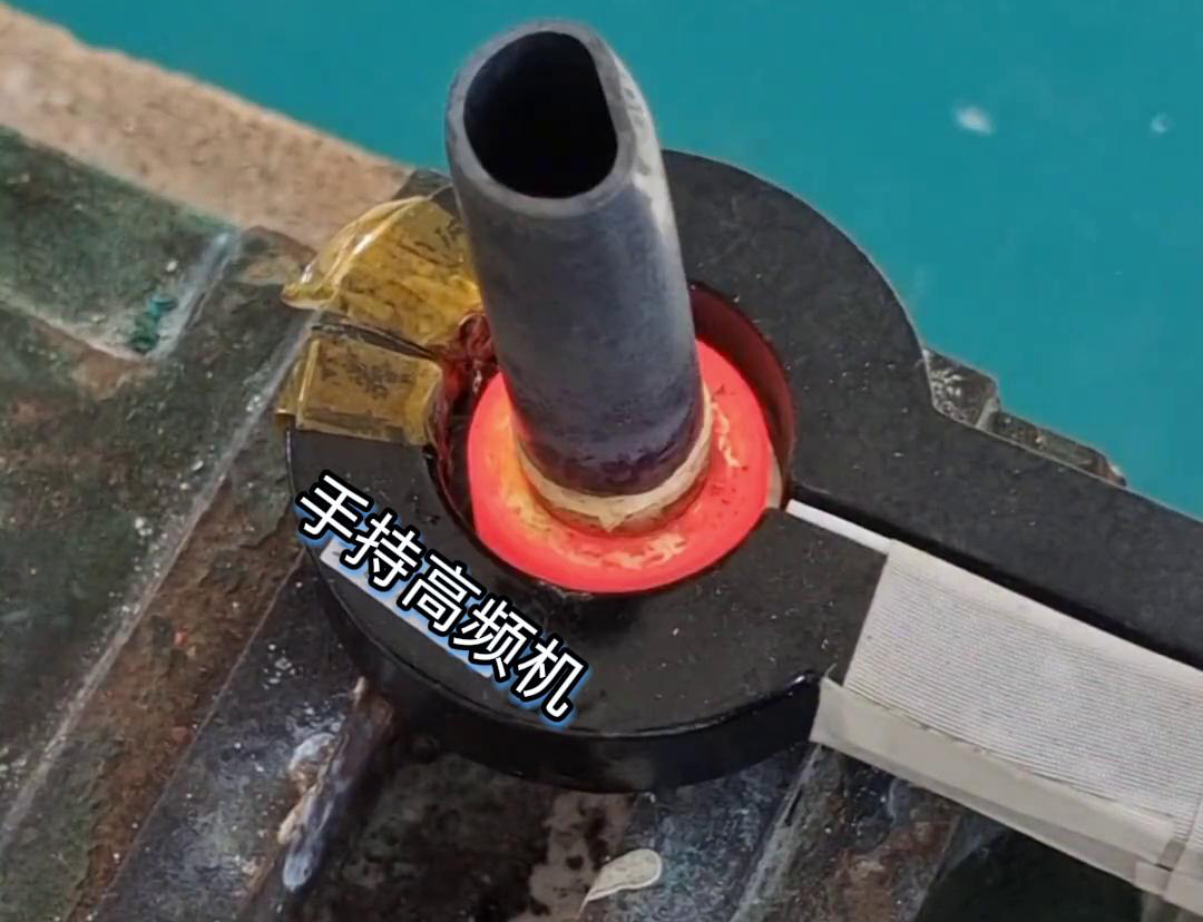 手持式高頻焊接機具有焊接速度快、焊接質(zhì)量高、操作簡單等優(yōu)點