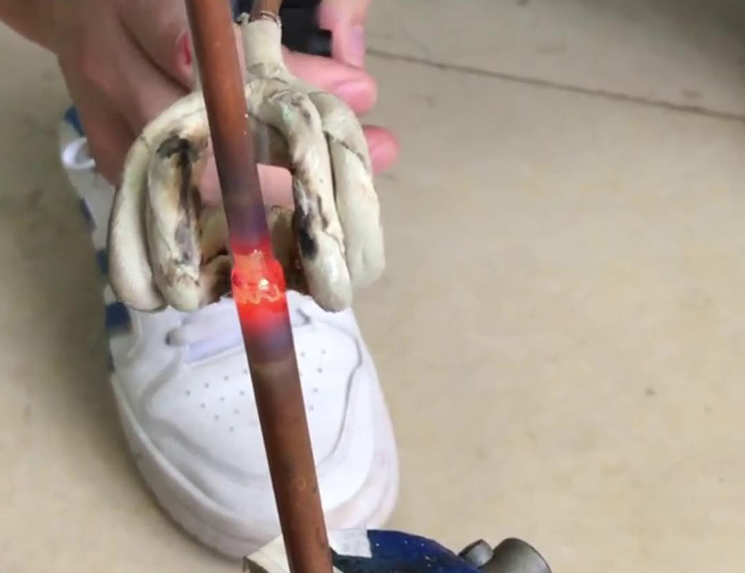 手持式高頻焊接設(shè)備，4-16銅管焊接，2秒焊接完成，代替火焰焊接，安全省時(shí)省人工