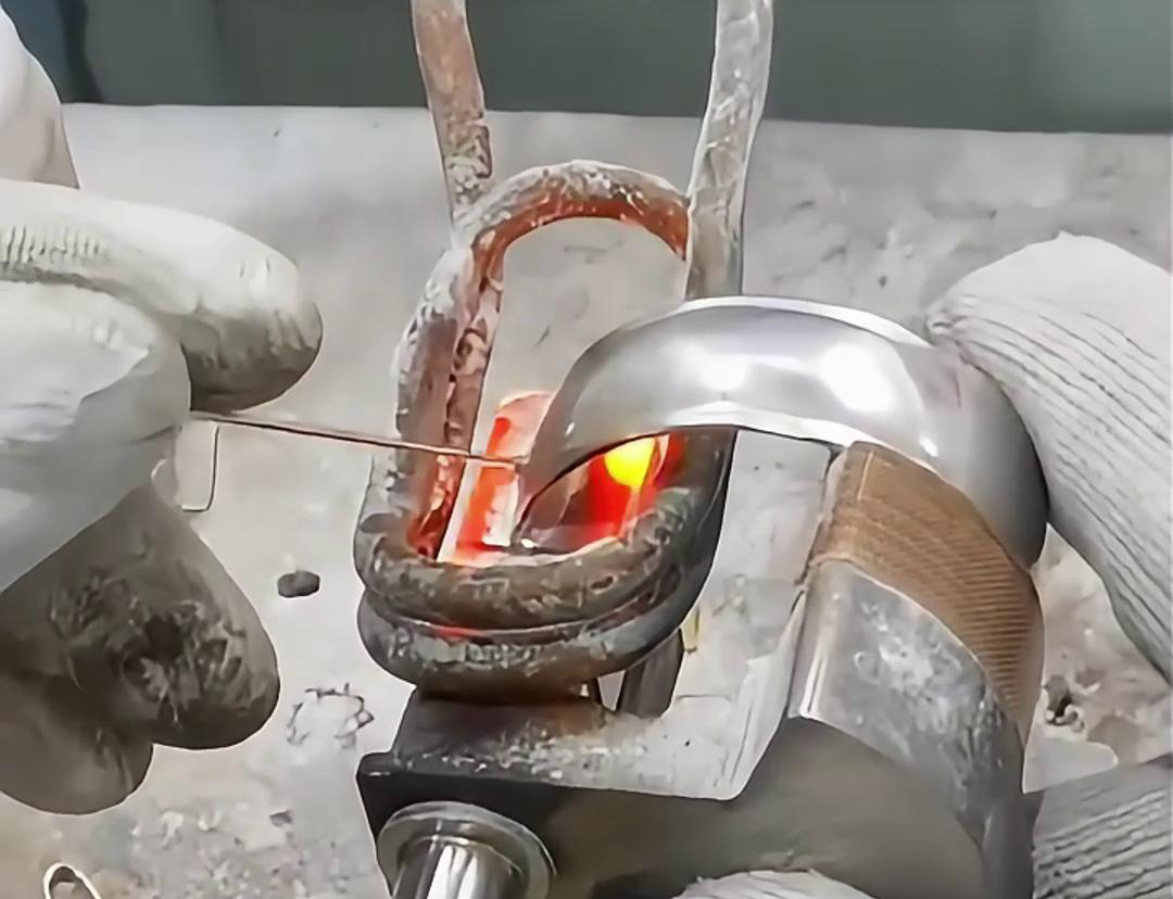 高頻焊接技術(shù)可以實現(xiàn)快速、高效的壓力表焊接