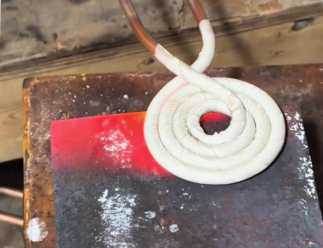 高頻機(jī)平面加熱主要用于焊接、淬火、回火、退火等工藝過程