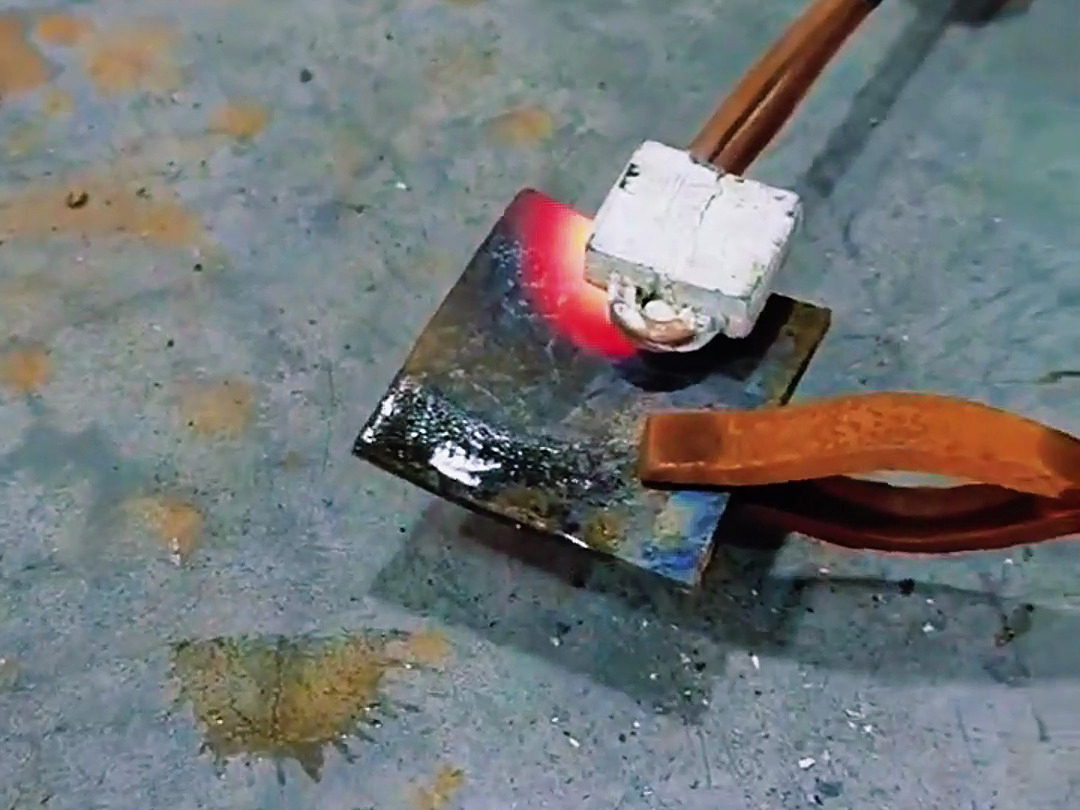 手持式高頻加熱機(jī)配合U型線圈在金屬加熱領(lǐng)域應(yīng)用