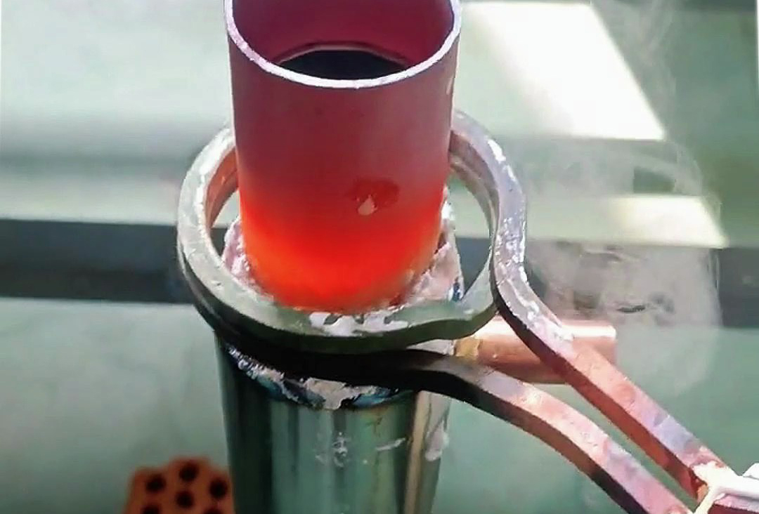 不銹鋼管與銅管的焊接需求手持式高頻焊機(jī)可實(shí)現(xiàn)高效、靈活操作