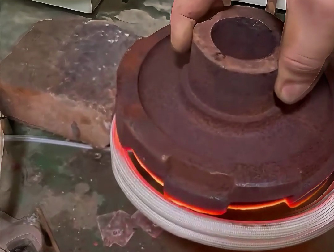 金屬零件高頻淬火大公開，手動(dòng)vs自動(dòng)化，哪種更適合