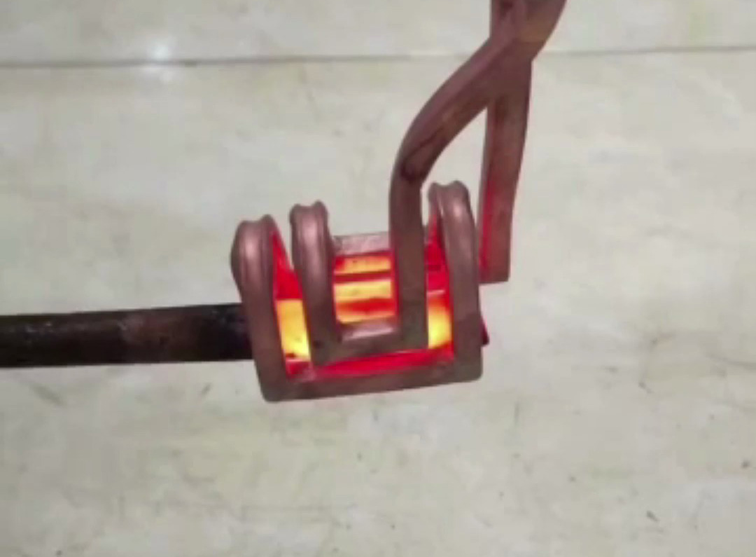 還在為金屬加熱發(fā)愁？高頻U型線圈裝置讓你大開眼界！